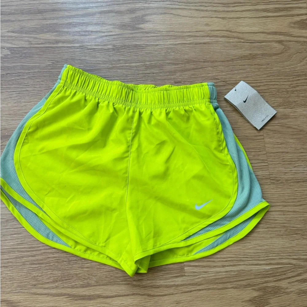 NWT Nike Tempo Dri-Fit CU8890-324 Lined Green Running Shorts